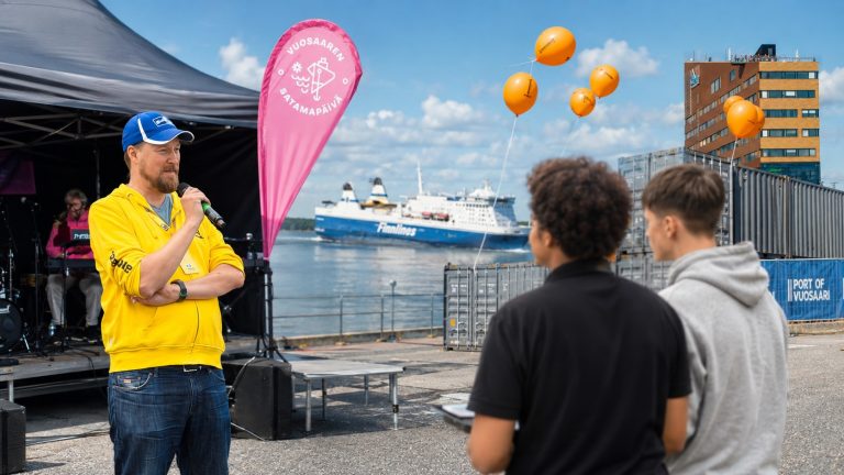 Tumu haastateltavana (AI muokattu)